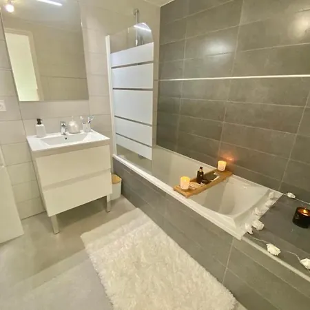 Apartment Luxurious Flat At 5 Min By Walk To Monaco, Free Parking And Sea View *