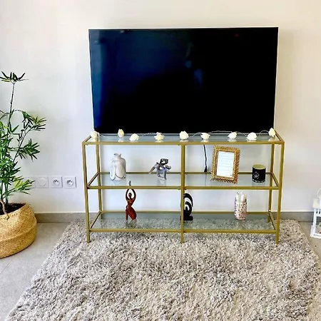 Apartment Luxurious Flat At 5 Min By Walk To Monaco, Free Parking And Sea View